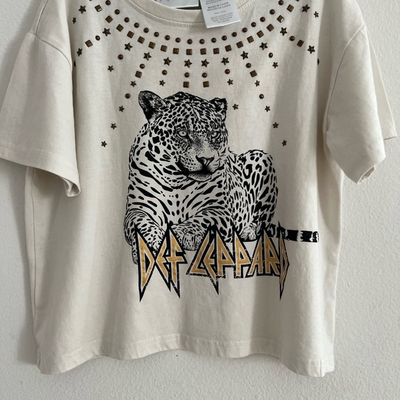 Def Leppard Graphic Tee and Black Pants Set - Picture 7 of 9